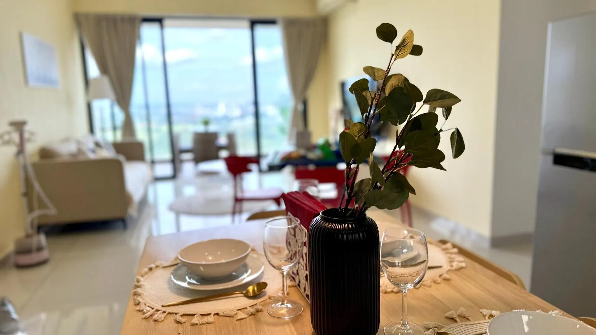 Cg02 Amberside Jb City View 3Br3B 10Pax Top Floor Johor Bahru