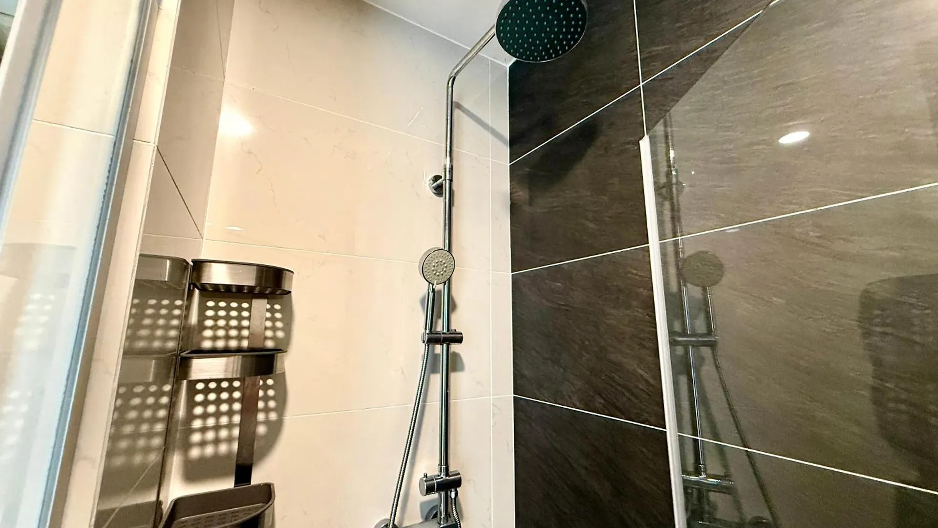 Apartment Cg02 Amberside Jb City View 3Br3B 10Pax Top Floor Johor Bahru